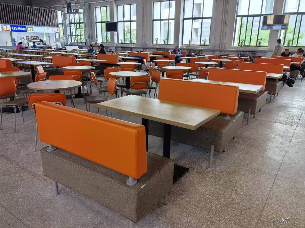 餐厅桌椅定做，打造专属于您的咖啡厅与餐吧风格