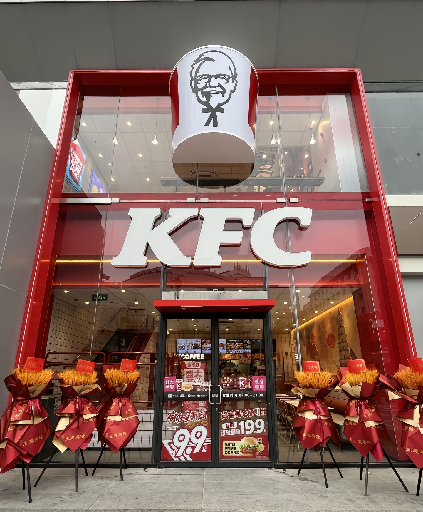 皮质卡座的美学与舒适，众京家具为您呈现品味生活